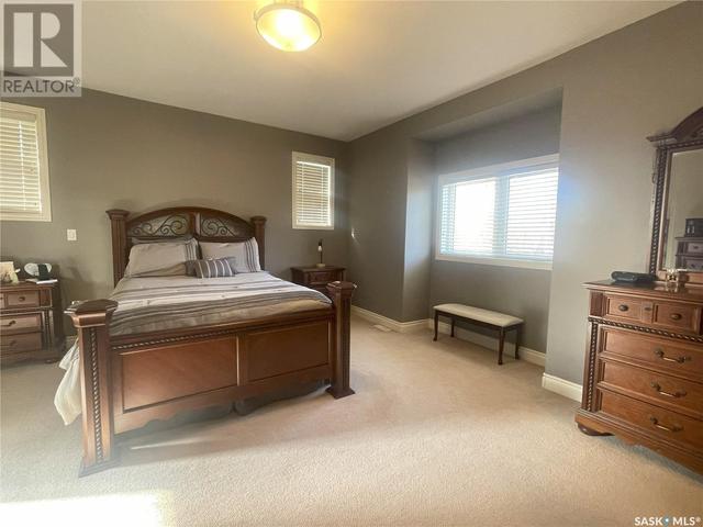 205 Lonsdale Street, House detached with 7 bedrooms, 5 bathrooms and null parking in Maple Creek SK | Image 34