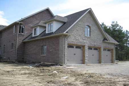 10 Cranborne Chse, House detached with 4 bedrooms, 1 bathrooms and 10 parking in Whitchurch Stouffville ON | Image 3