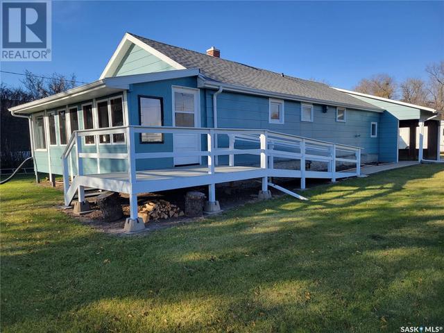 580 Birch Crescent, House detached with 2 bedrooms, 1 bathrooms and null parking in Carrot River SK | Image 2