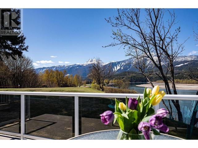 408 Fifth Street W, House attached with 3 bedrooms, 2 bathrooms and 2 parking in Revelstoke BC | Image 17