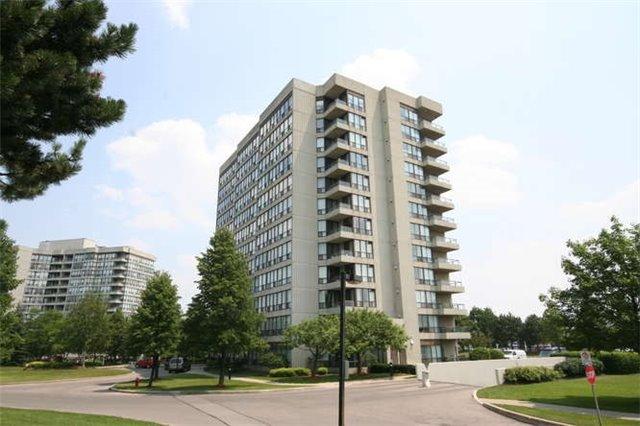 405 - 12 Laurelcrest St, Condo with 2 bedrooms, 1 bathrooms and 1 parking in Brampton ON | Image 1