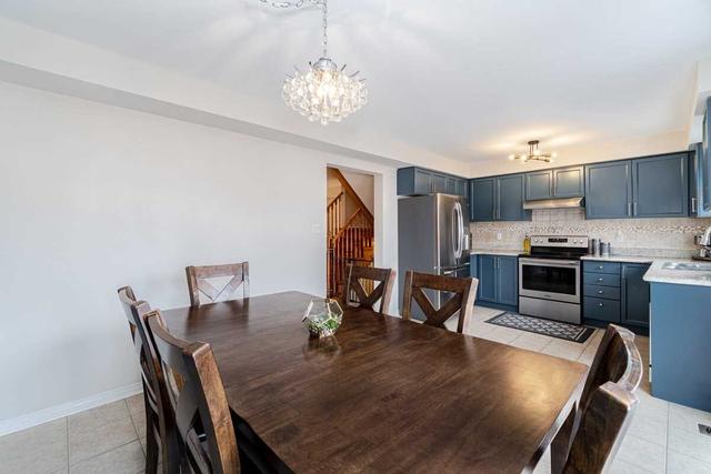23 Vessel Cres, House detached with 3 bedrooms, 3 bathrooms and 3 parking in Toronto ON | Image 4