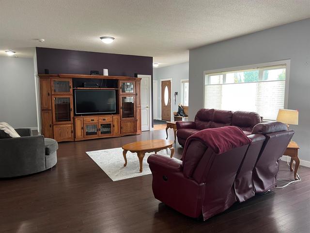 136 1 Street, House detached with 4 bedrooms, 2 bathrooms and 2 parking in Drumheller AB | Image 14