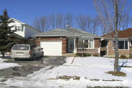 80 Hart Blvd, House attached with 3 bedrooms, 2 bathrooms and 2 parking in Clarington ON | Image 1