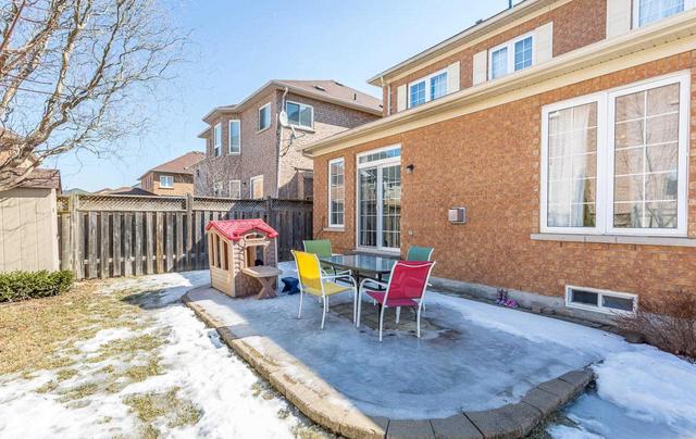 111 Pantomine Blvd, House detached with 4 bedrooms, 3 bathrooms and 4 parking in Brampton ON | Image 18