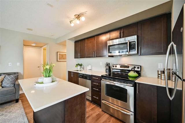 1813 - 155 Legion Rd N, Condo with 2 bedrooms, 2 bathrooms and 1 parking in Toronto ON | Image 6