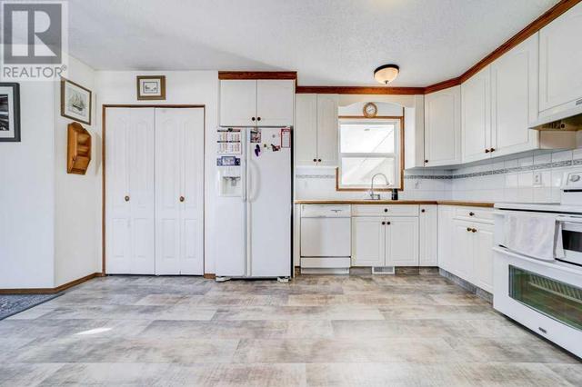 5925 57 Street, House detached with 4 bedrooms, 2 bathrooms and 6 parking in Taber AB | Image 18