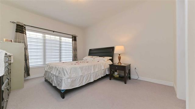 44 Lobelia St, Condo with 2 bedrooms, 3 bathrooms and 4 parking in Brampton ON | Image 6