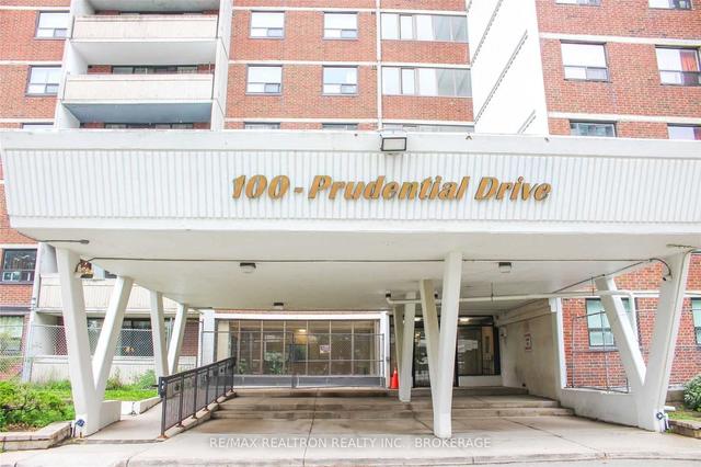 808 - 100 Prudential Dr, Condo with 3 bedrooms, 2 bathrooms and 1 parking in Toronto ON | Image 2