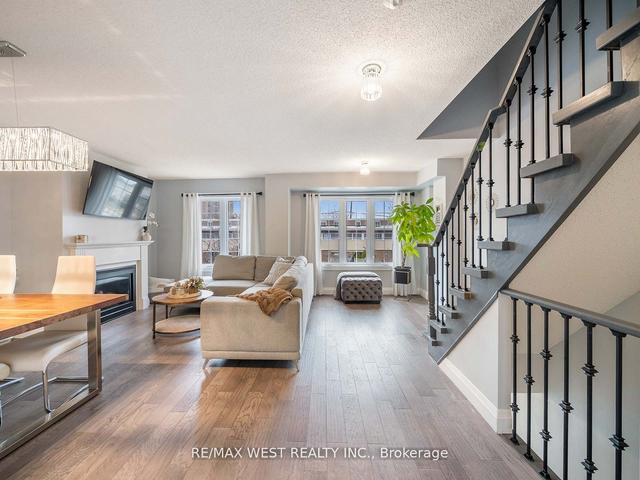 3 - 15 West Deane Park Dr W, House attached with 4 bedrooms, 4 bathrooms and 2 parking in Toronto ON | Image 2