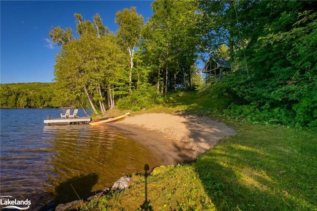 1030 Thompson Lane, House detached with 6 bedrooms, 3 bathrooms and 8 parking in Lake of Bays ON | Image 11