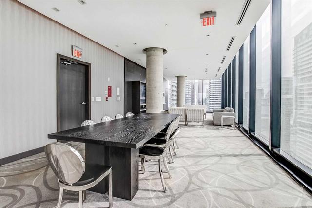 2806 - 11 Charlotte St, Condo with 2 bedrooms, 1 bathrooms and 1 parking in Toronto ON | Image 24