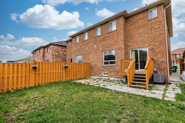 45 Commodore Dr, House semidetached with 4 bedrooms, 4 bathrooms and 4 parking in Brampton ON | Image 22