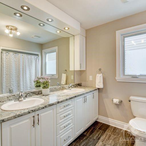2358 Marble Crescent, Townhouse with 3 bedrooms, 3 bathrooms and 3 parking in Clarence Rockland ON | Image 12
