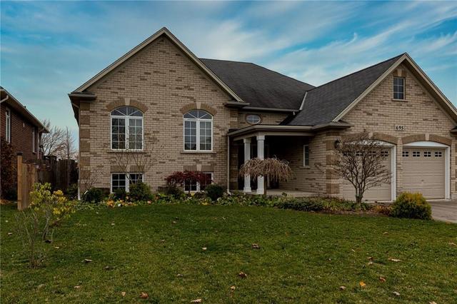 695 Line 2 Road, House detached with 4 bedrooms, 3 bathrooms and 2 parking in Niagara on the Lake ON | Image 1