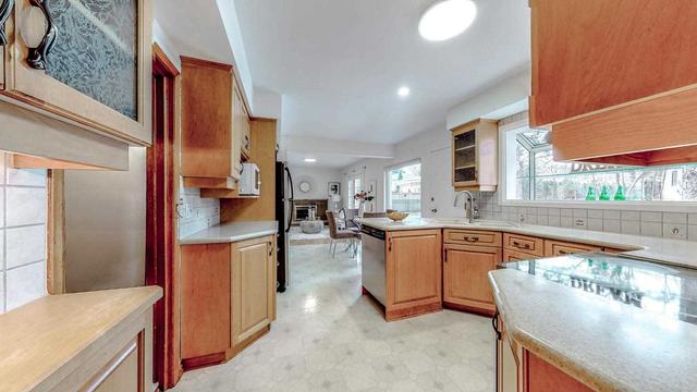 3259 Flynn Cres, House detached with 4 bedrooms, 4 bathrooms and 8 parking in Mississauga ON | Image 3