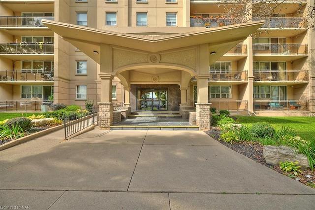 906 - 6400 Huggins Street, House attached with 2 bedrooms, 1 bathrooms and 1 parking in Niagara Falls ON | Image 1