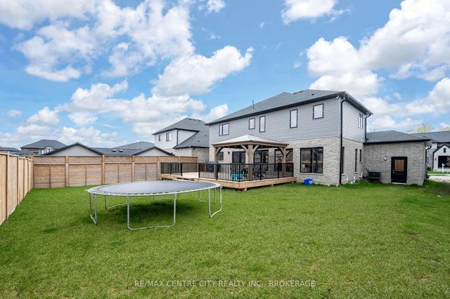 6676 Crown Grant Rd, House detached with 4 bedrooms, 5 bathrooms and 9 parking in London ON | Image 33