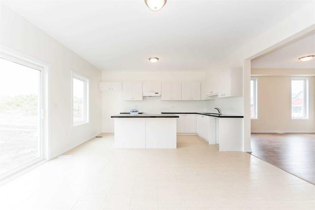 82 Atlantis Dr, House detached with 4 bedrooms, 3 bathrooms and 6 parking in Orillia ON | Image 5