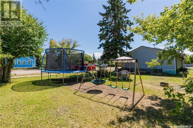411 4th Street W, House detached with 3 bedrooms, 1 bathrooms and null parking in Allan SK | Image 24