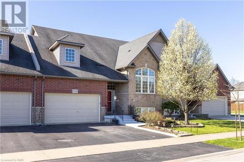 8750 Upper Canada Drive, House attached with 3 bedrooms, 3 bathrooms and 3 parking in Niagara Falls ON | Card Image