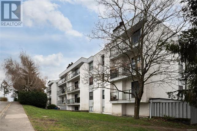 118 - 290 Regina Ave, Condo with 2 bedrooms, 1 bathrooms and 2 parking in Saanich BC | Image 17
