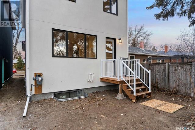 712 1st Street E, House detached with 3 bedrooms, 3 bathrooms and null parking in Saskatoon SK | Image 35