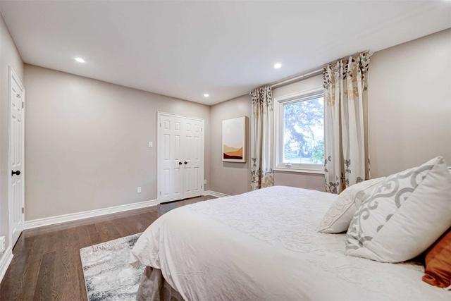 22 Truxford Rd, House detached with 2 bedrooms, 3 bathrooms and 5 parking in Toronto ON | Image 5