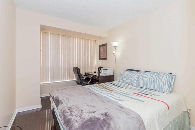 801 - 12 Laurelcrest St, Condo with 2 bedrooms, 2 bathrooms and 3 parking in Brampton ON | Image 6