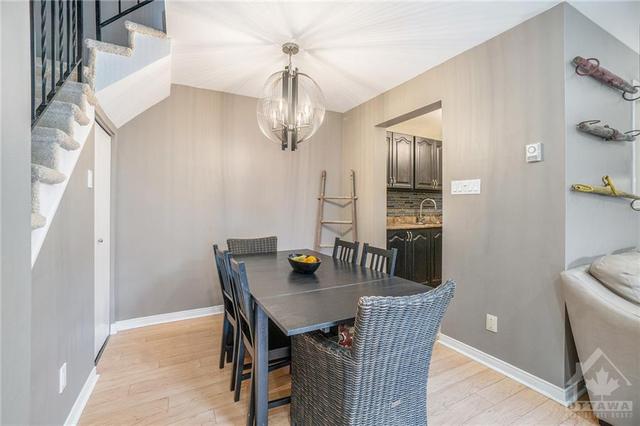 2610 Draper Avenue, Townhouse with 3 bedrooms, 2 bathrooms and 1 parking in Ottawa ON | Image 9