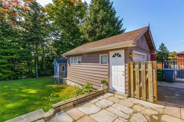 110 Culford Rd, House detached with 2 bedrooms, 2 bathrooms and 5 parking in Toronto ON | Image 18