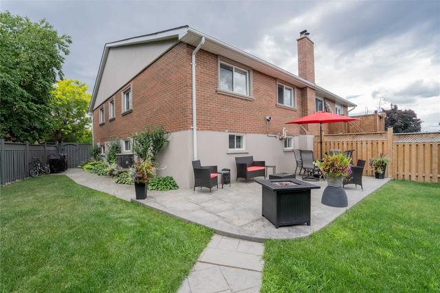 36 Peterson Crt, House semidetached with 3 bedrooms, 2 bathrooms and 4 parking in Brampton ON | Image 31
