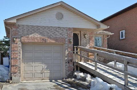 79 Geddes Cres, House detached with 2 bedrooms, 2 bathrooms and 2 parking in Barrie ON | Image 1