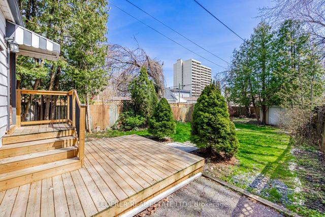 37 Simpson Ave, House detached with 2 bedrooms, 1 bathrooms and 4 parking in Toronto ON | Image 24