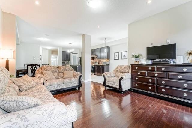 529 Starwood Dr, House detached with 4 bedrooms, 3 bathrooms and 5 parking in Guelph ON | Image 4