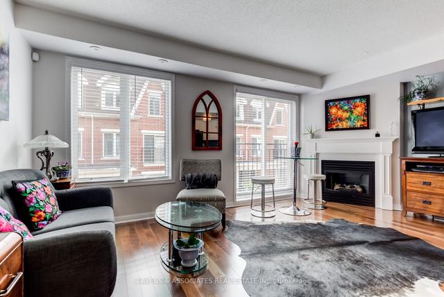 827 - 12 Laidlaw St, Townhouse with 2 bedrooms, 2 bathrooms and 1 parking in Toronto ON | Image 16