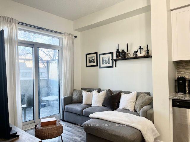 220 - 2800 Keele St, Condo with 2 bedrooms, 1 bathrooms and 1 parking in Toronto ON | Image 3