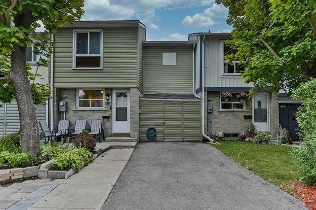 14 Juliette Sq, House attached with 3 bedrooms, 2 bathrooms and 1 parking in Brampton ON | Image 1