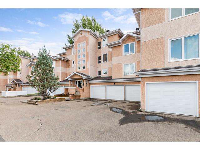 212 - 9003 106a Av Nw, Condo with 3 bedrooms, 2 bathrooms and 2 parking in Edmonton AB | Image 3