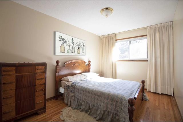 111 Benjamin Boake Tr, House semidetached with 4 bedrooms, 2 bathrooms and 5 parking in Toronto ON | Image 11