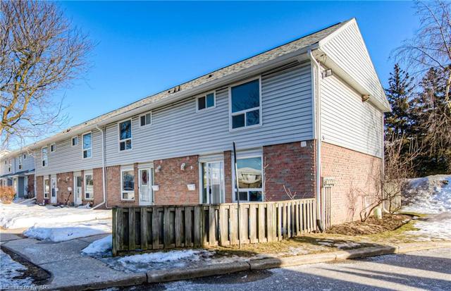 9 - 32 Mowat Boulevard, House attached with 3 bedrooms, 1 bathrooms and 1 parking in Kitchener ON | Image 22
