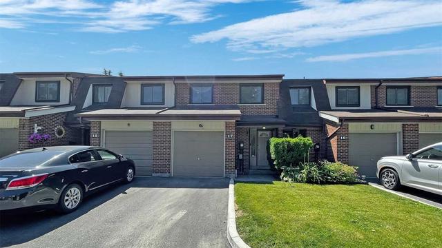 17 - 227 Jeffery St, Townhouse with 3 bedrooms, 2 bathrooms and 2 parking in Whitby ON | Card Image