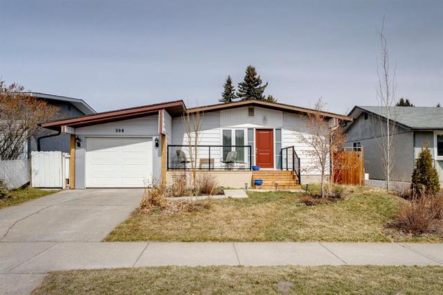 308 Acadia Drive Se, House detached with 3 bedrooms, 1 bathrooms and 4 parking in Calgary AB | Card Image
