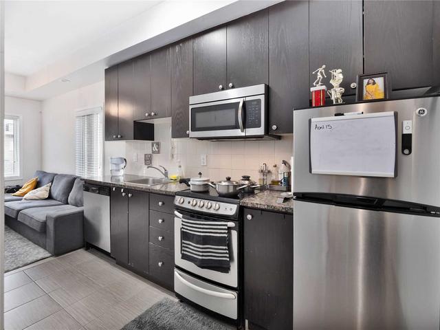 226 - 15 Coneflower Cres, Townhouse with 2 bedrooms, 2 bathrooms and 1 parking in Toronto ON | Image 12