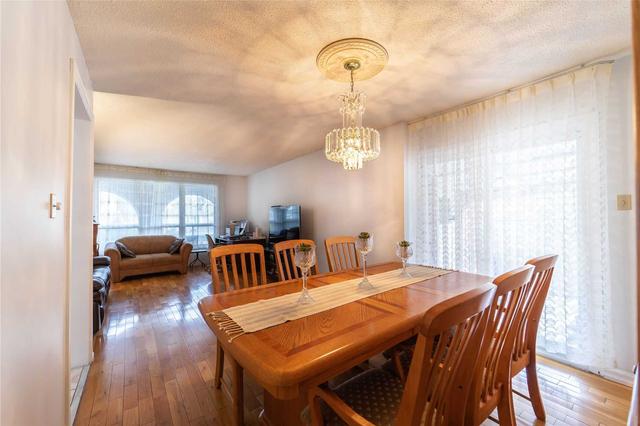 236 Vodden St E, House detached with 3 bedrooms, 3 bathrooms and 4 parking in Brampton ON | Image 4