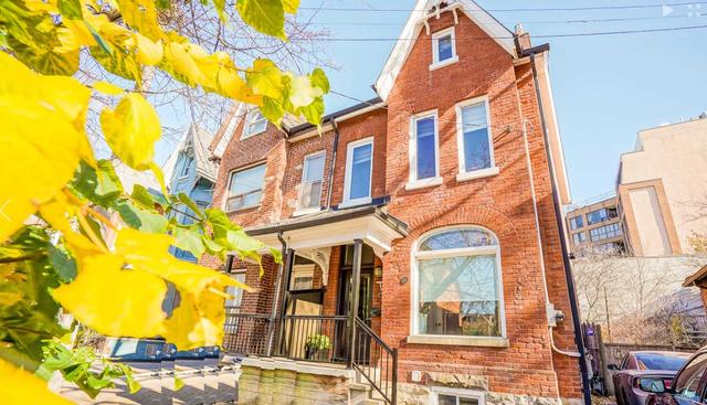 upper - 311 Markham St, House detached with 2 bedrooms, 2 bathrooms and 0 parking in Toronto ON | Image 1