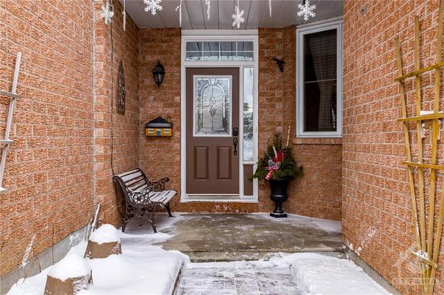 146 Grassy Plains Drive, Townhouse with 3 bedrooms, 3 bathrooms and 3 parking in Ottawa ON | Image 3
