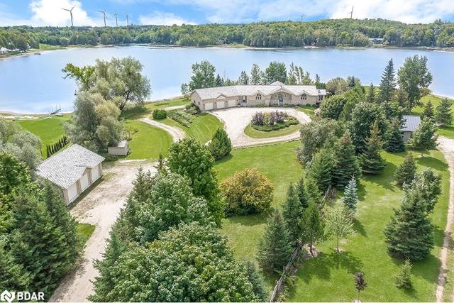 214 Brewster Lake Court, House detached with 4 bedrooms, 3 bathrooms and 16 parking in Grey Highlands ON | Image 2