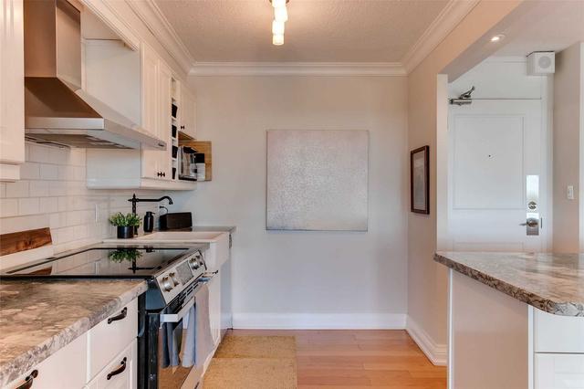 1807 - 260 Scarlett Rd, Condo with 1 bedrooms, 1 bathrooms and 1 parking in Toronto ON | Image 9