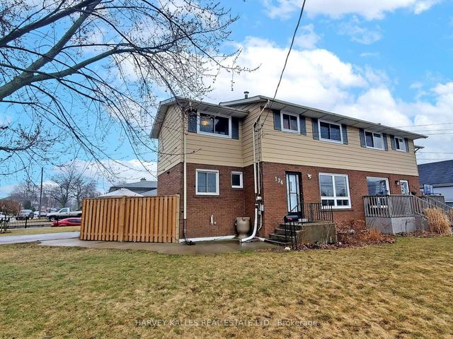 176 Britannia Ave, House semidetached with 3 bedrooms, 2 bathrooms and 4 parking in Hamilton ON | Image 1